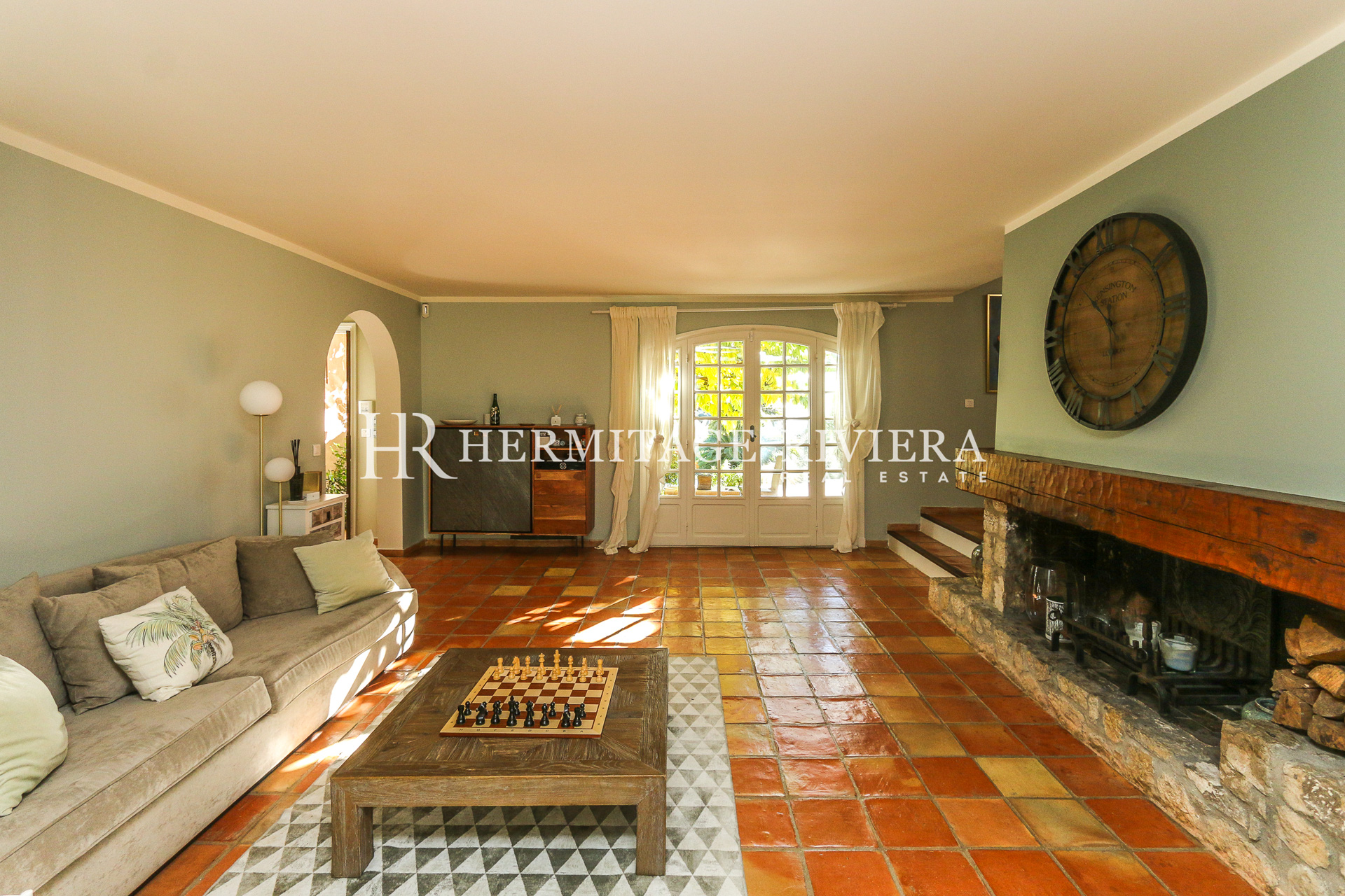 Property in calm exclusive domain  (image 10)