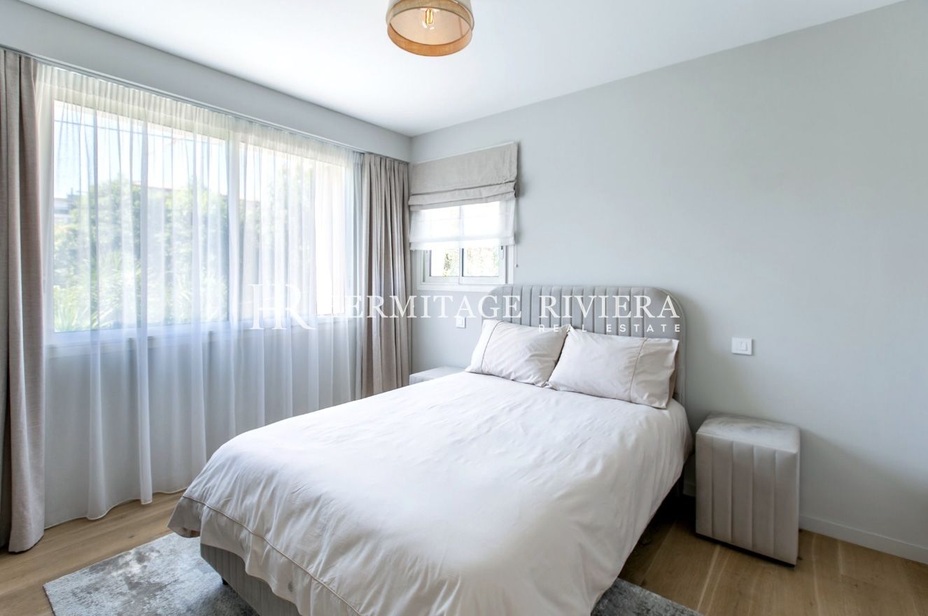 Contemporary Villa – Sea View – Pool – Close to Beach and Shops (image 9)