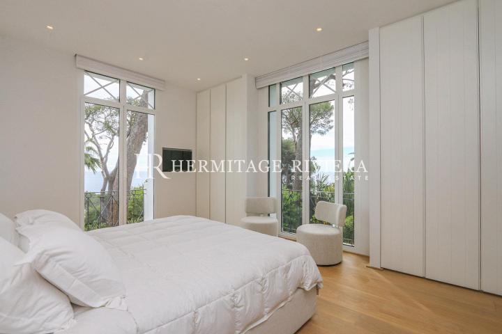 Superb property with sea view (image 16)