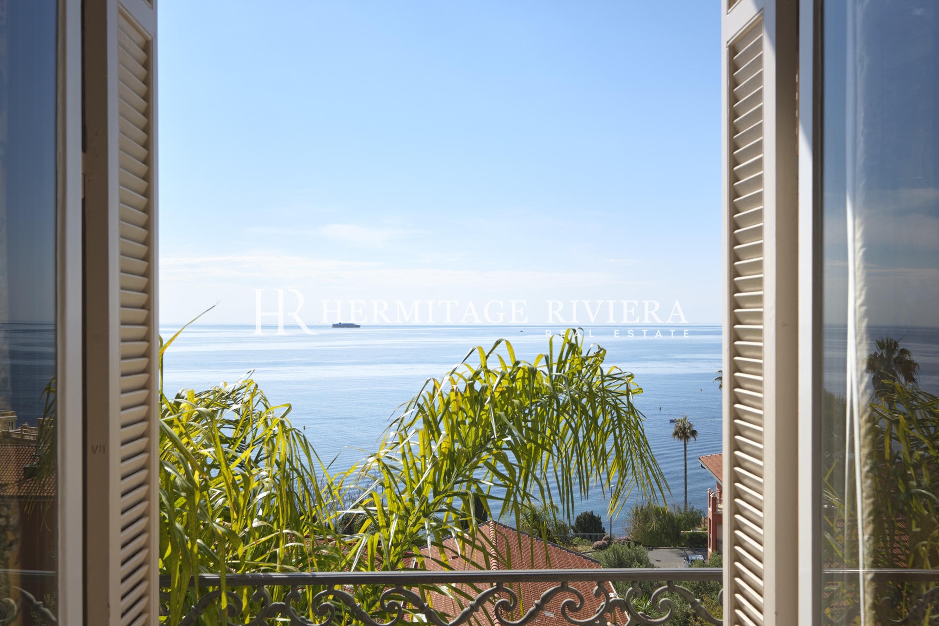 Elegant period property with sea view near Monaco  (image 21)
