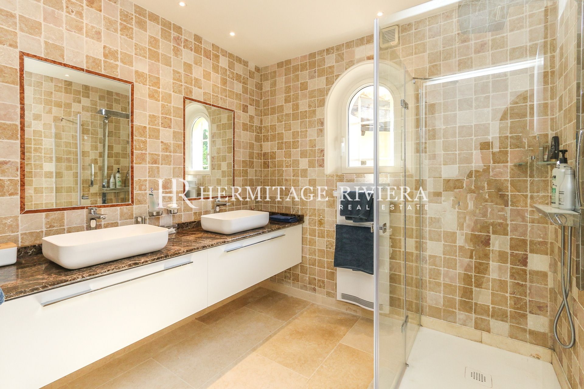 Villa i Saint-Paul-de-Vence Privat ejendom - Havudsigt - Flad have - Pool  (billede 24)