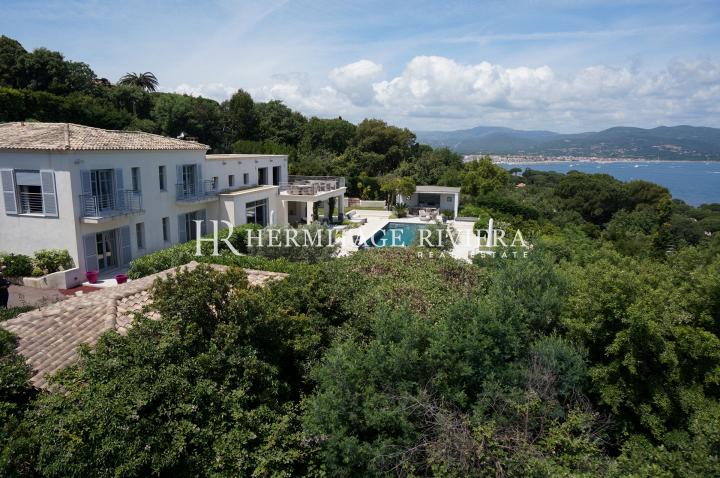 Elegant villa overlooking the charming St-Tropez (image 5)
