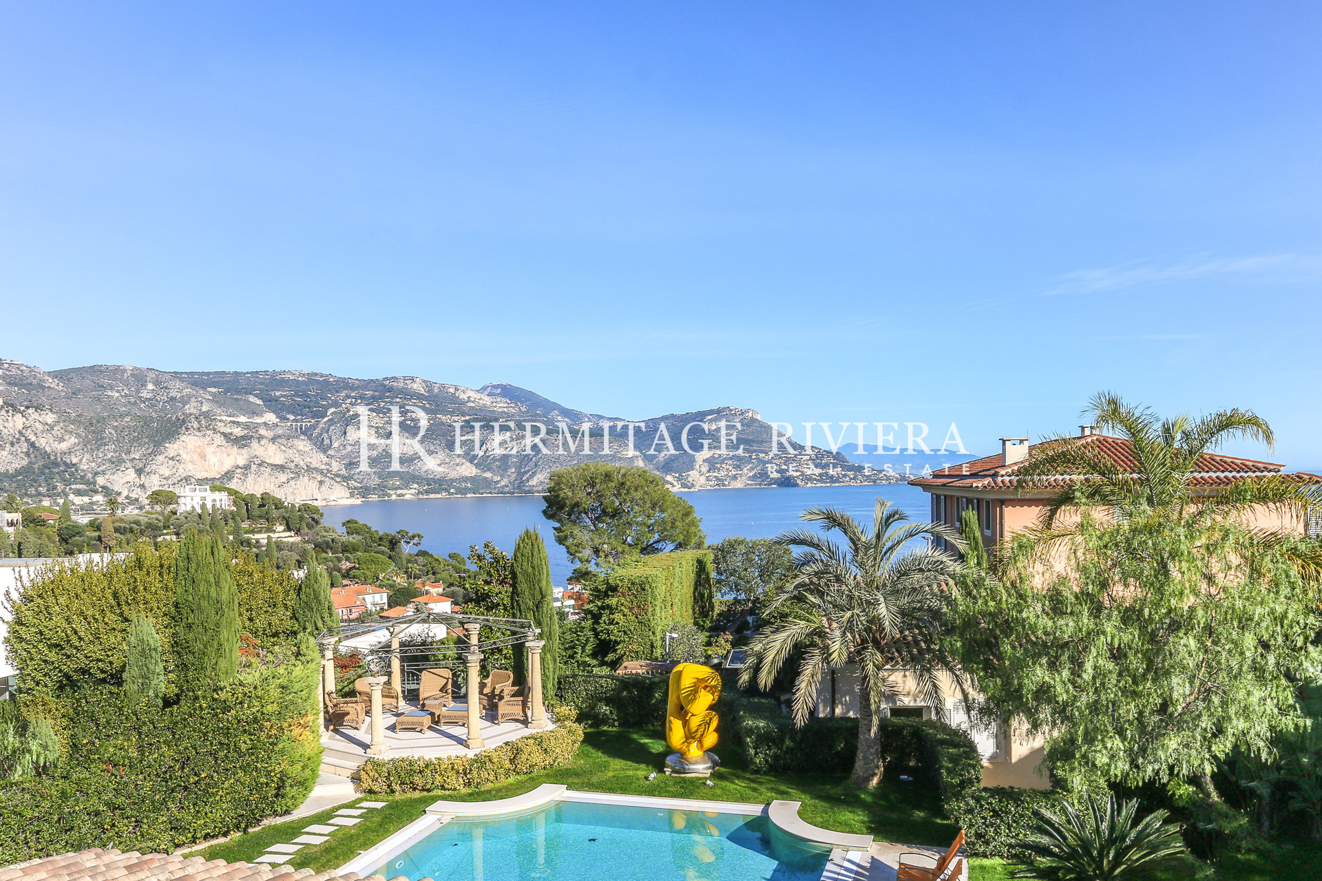 Superb villa close to the village with panoramic views (image 23)