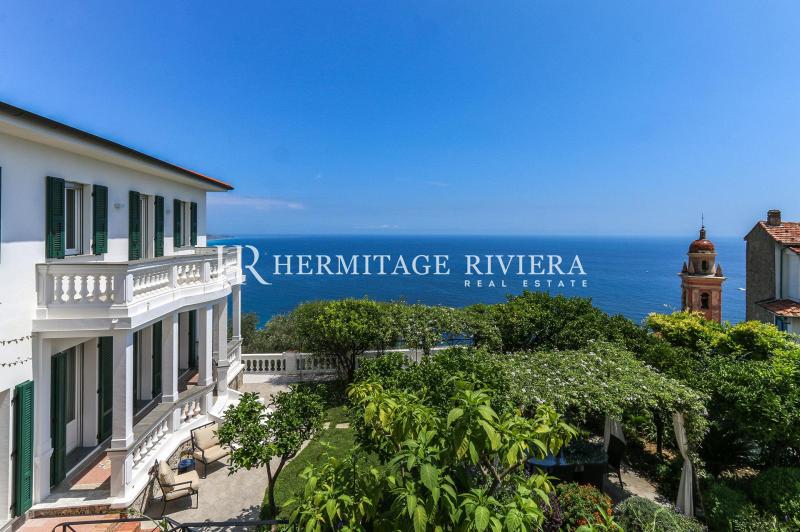 Immaculate villa with sea views along the Ligurian coast