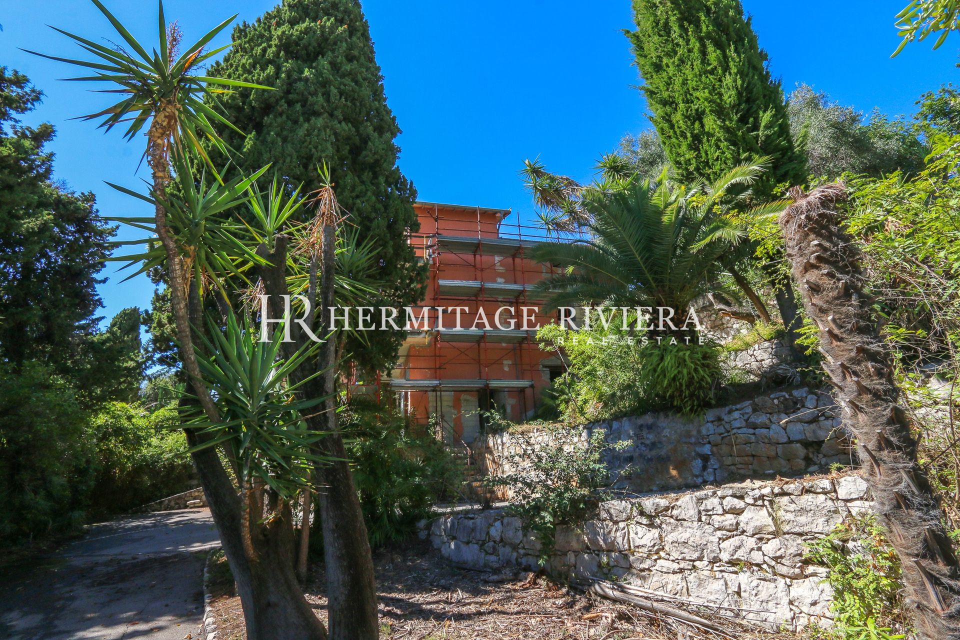 Elegant 19th century stone mansion with sea view (image 27)