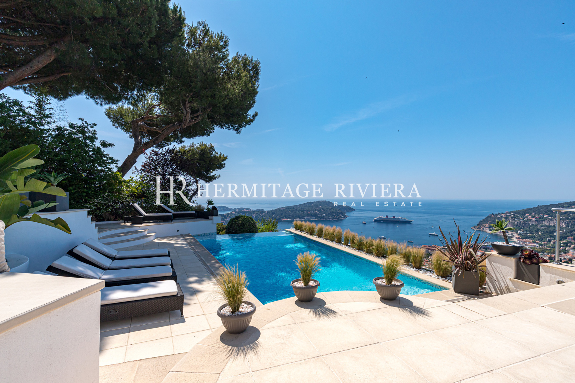 Contemporary villa offering exceptional views (image 2)