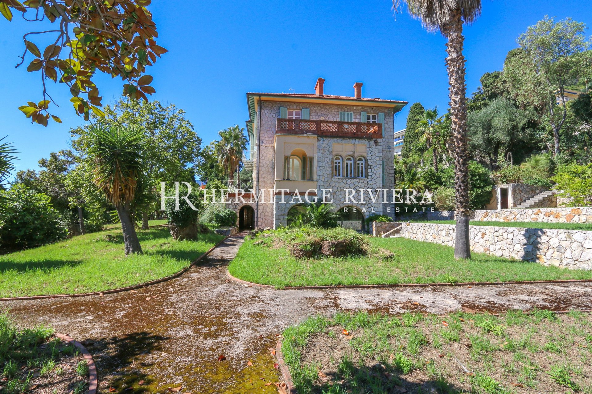 Elegant 19th century stone mansion with sea view (image 7)