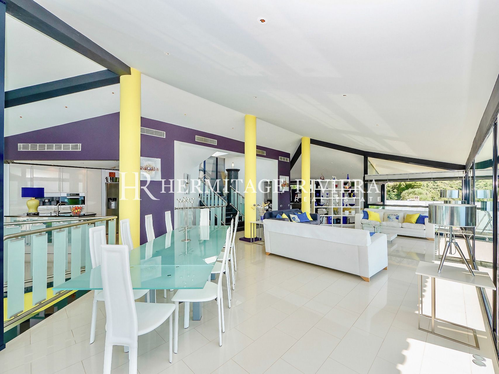 Villa moderna con vistas panorámicas al mar (imagen 10)