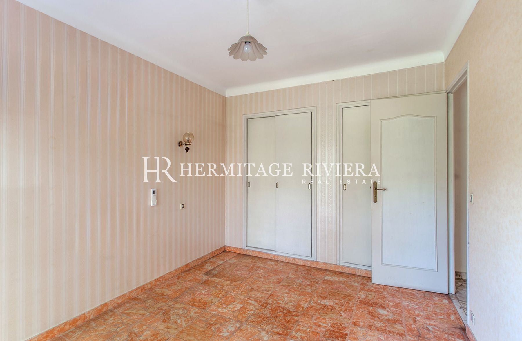 Apartment in Menton 3-bedroom apartment - Sea front - Terrasse - Sea view (image 9)
