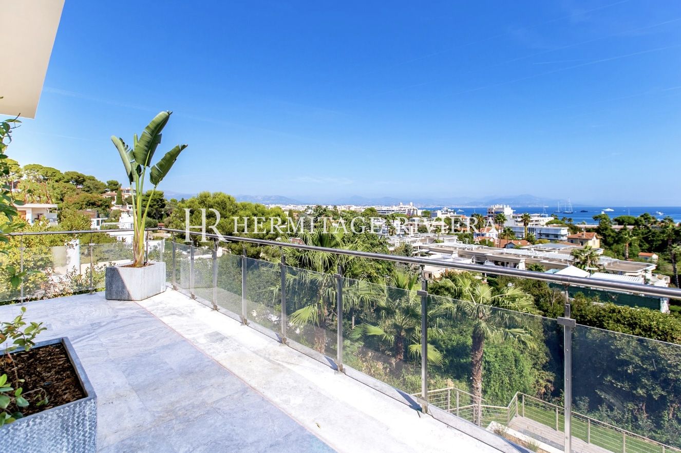 Contemporary Villa – Sea View – Pool – Close to Beach and Shops (image 12)