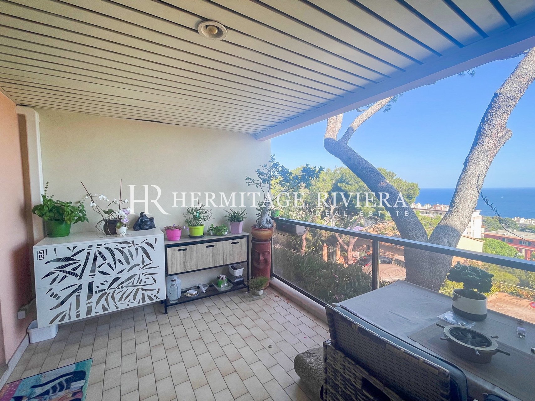 One bedroom apartment with loggia and sea view (image 3)