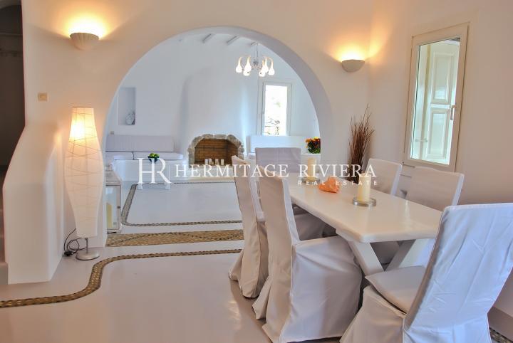 Traditional and elegant close to the protected natural beaches  (image 8)
