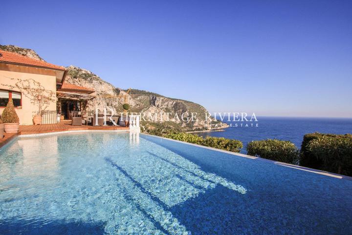 Beautiful property with plunging views of the bay of Eze (image 4)