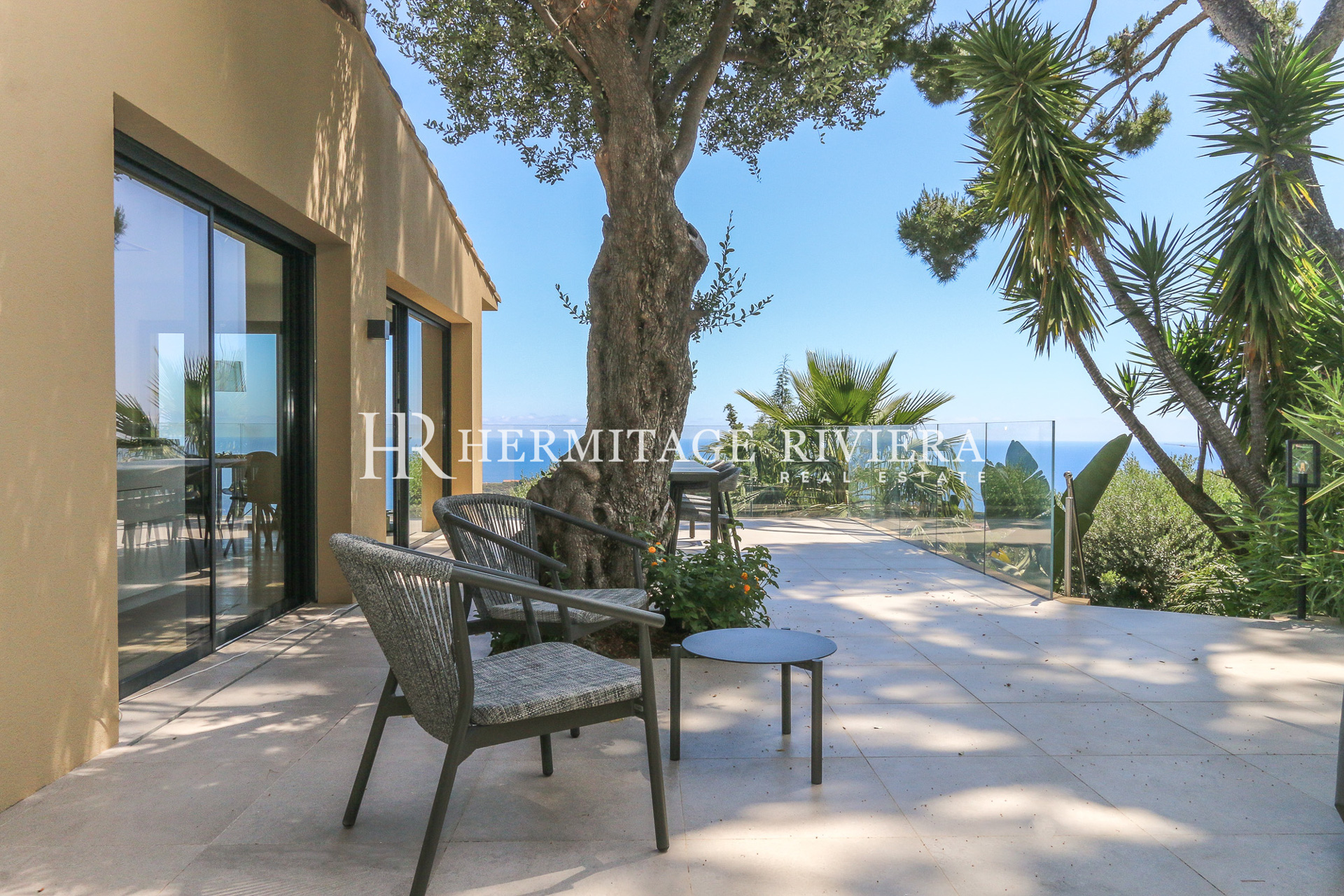 Recent villa with sea view close Monaco (image 32)