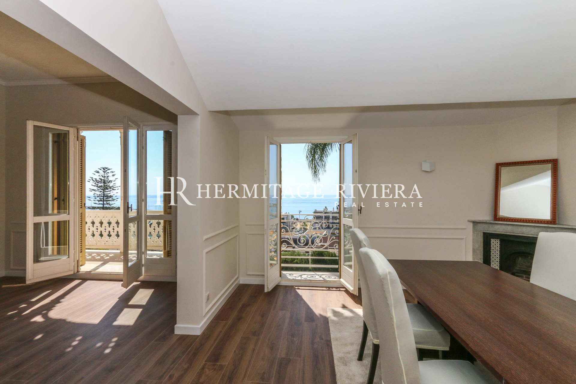 Renovated top floor apartment with panoramic sea view  (image 9)