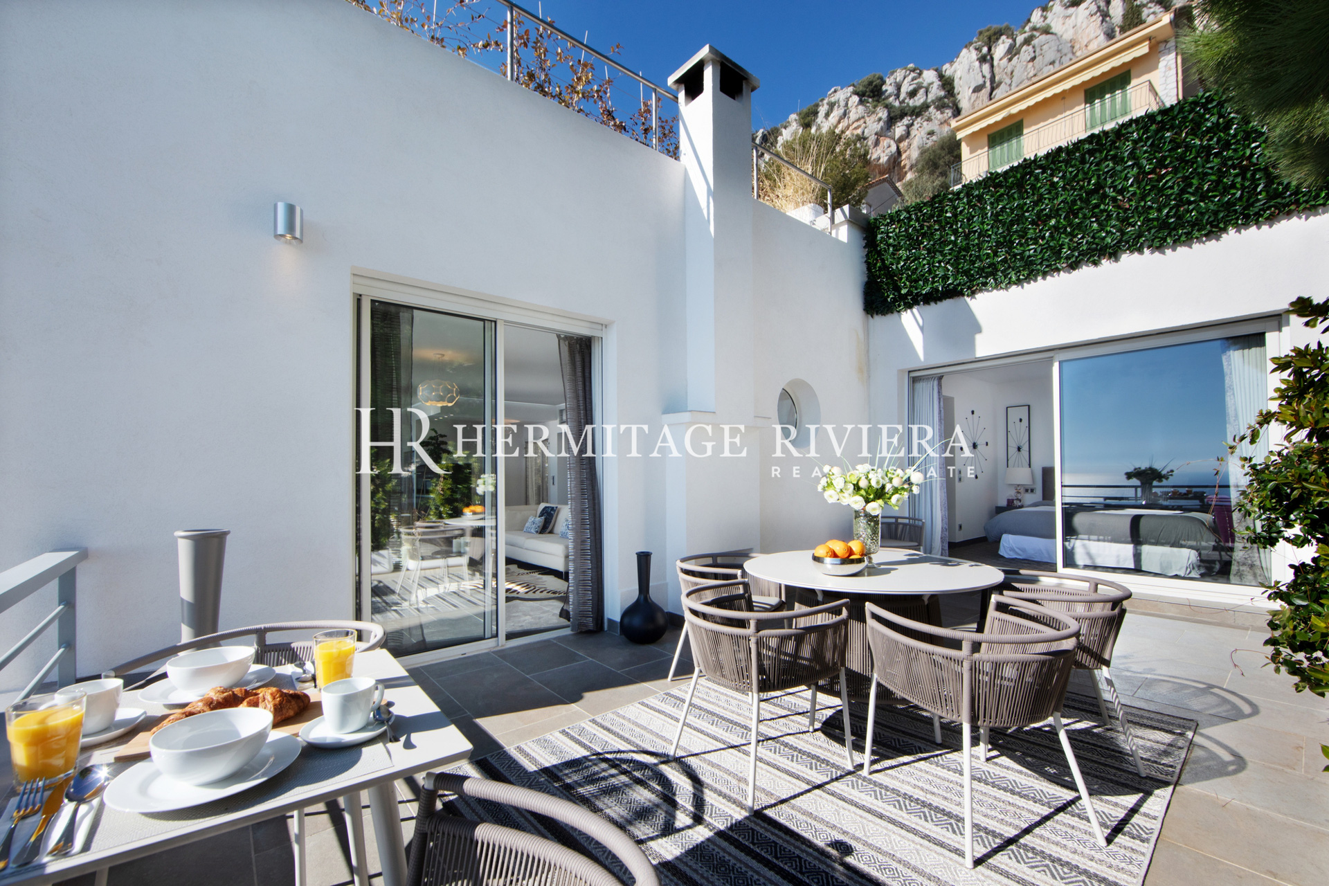 Stunning contemporary villa overlooking Mala Beach (image 5)