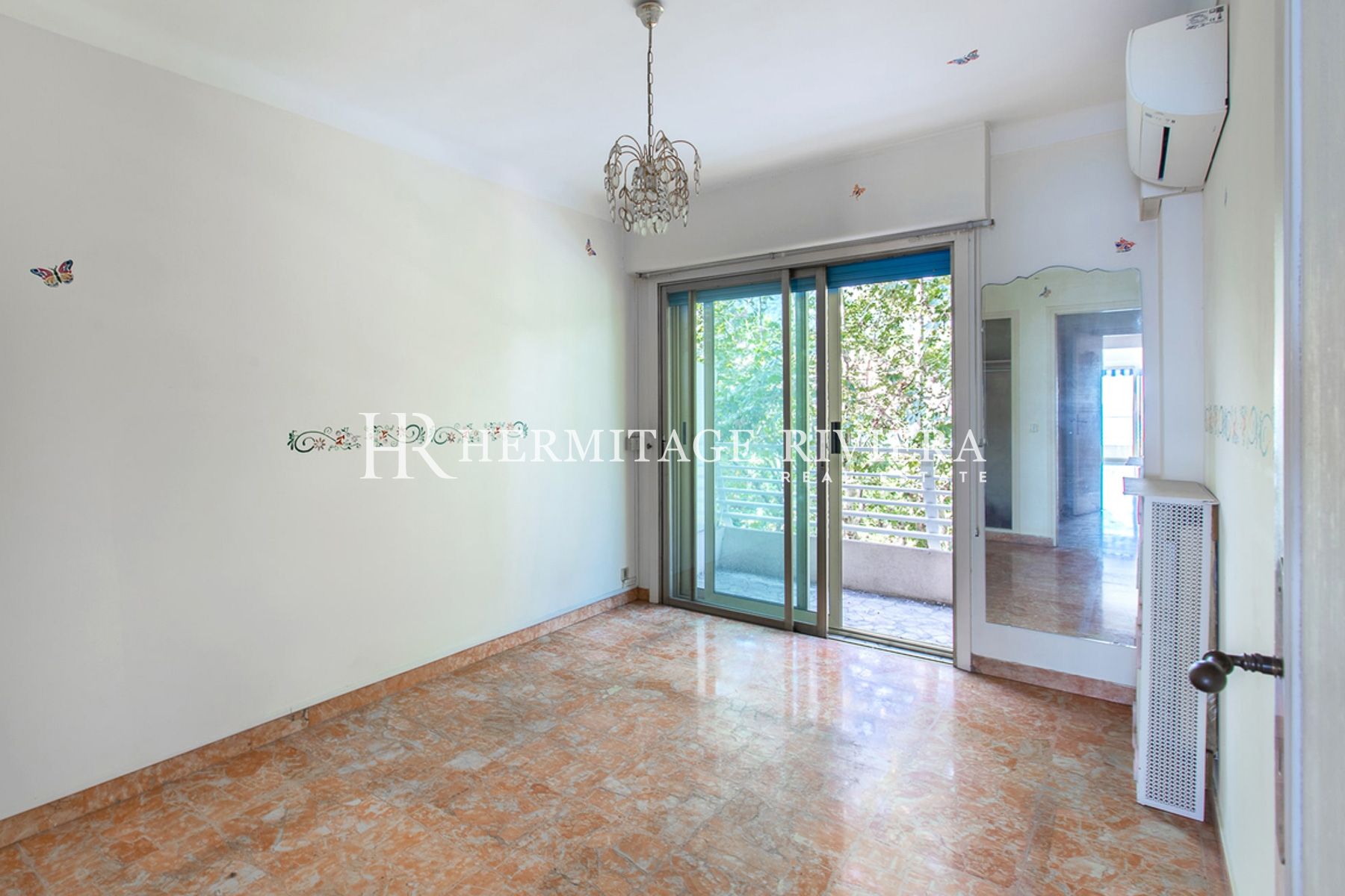 Apartment in Menton 3-bedroom apartment - Sea front - Terrasse - Sea view (image 6)