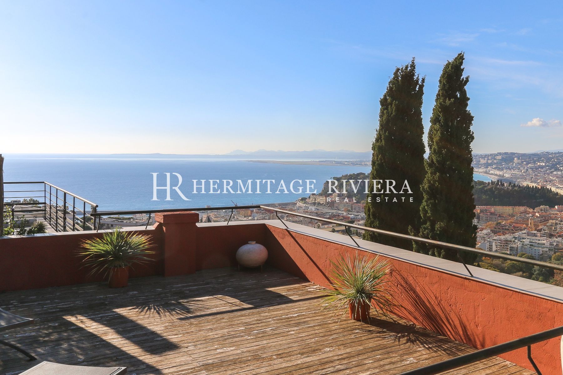 Appartamento con due camere da letto - Terrazza panoramica - Vista mare e porto (immagine 22)