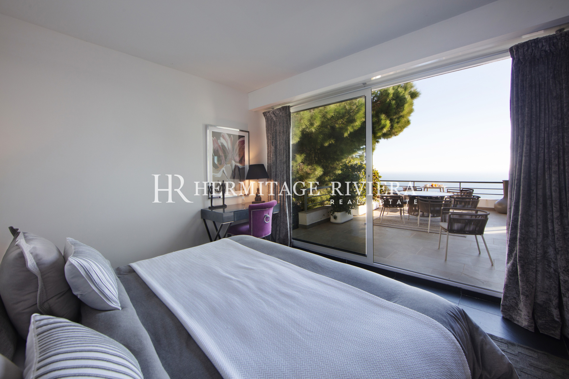 Stunning contemporary villa overlooking Mala Beach (image 13)