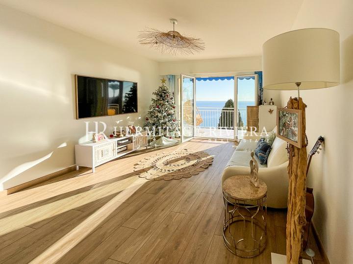 Beautifully presented apartment with sea view (image 3)