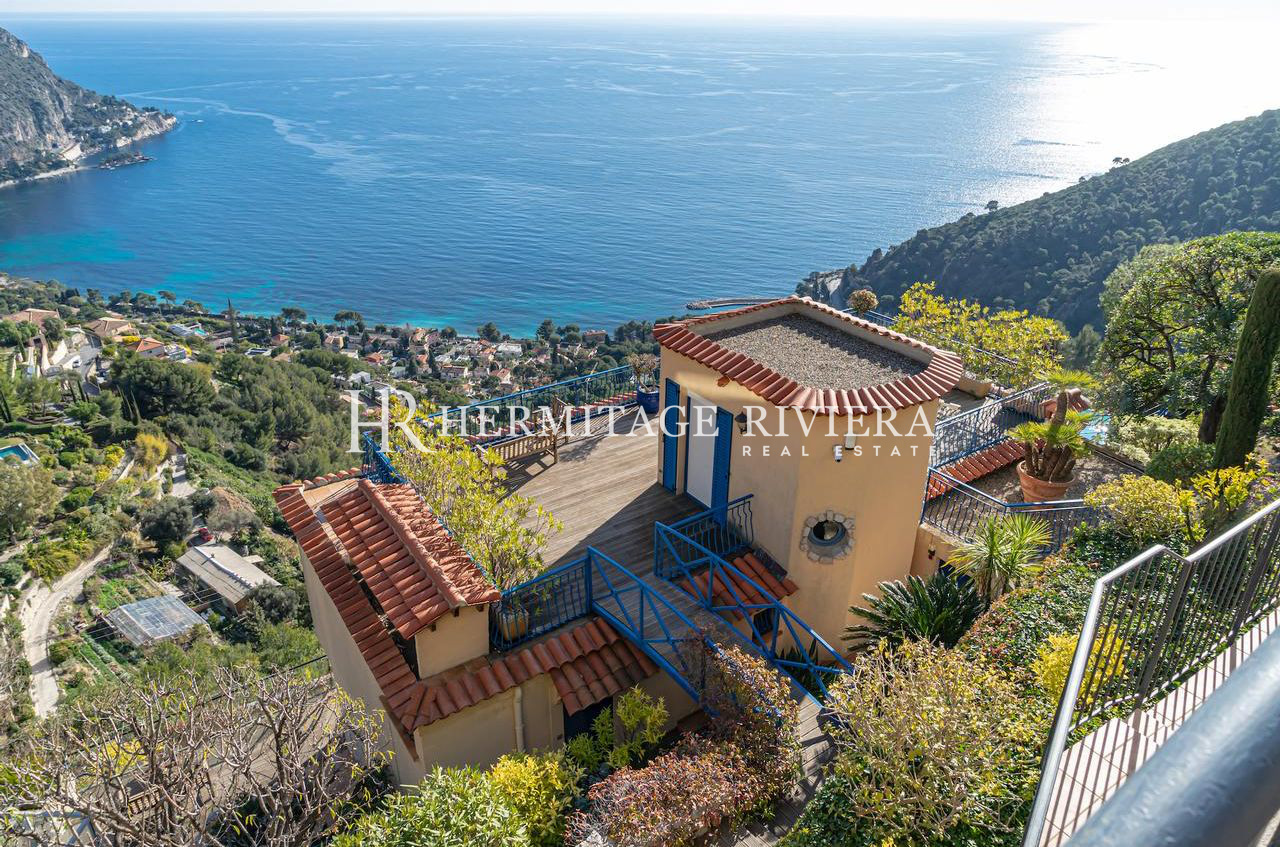 Exceptional villa with sea view (image 15)