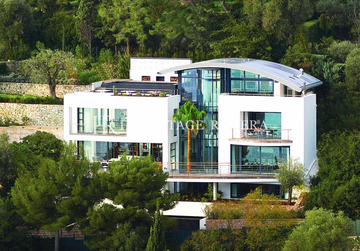 The Finest Villa to Hire in Cap Ferrat (image 2)