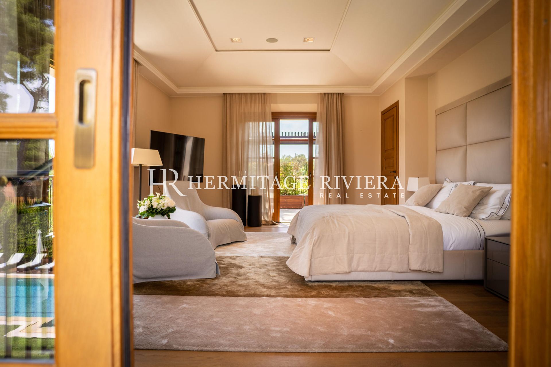 Exclusive waterfront property - Pool - Sea views (image 23)