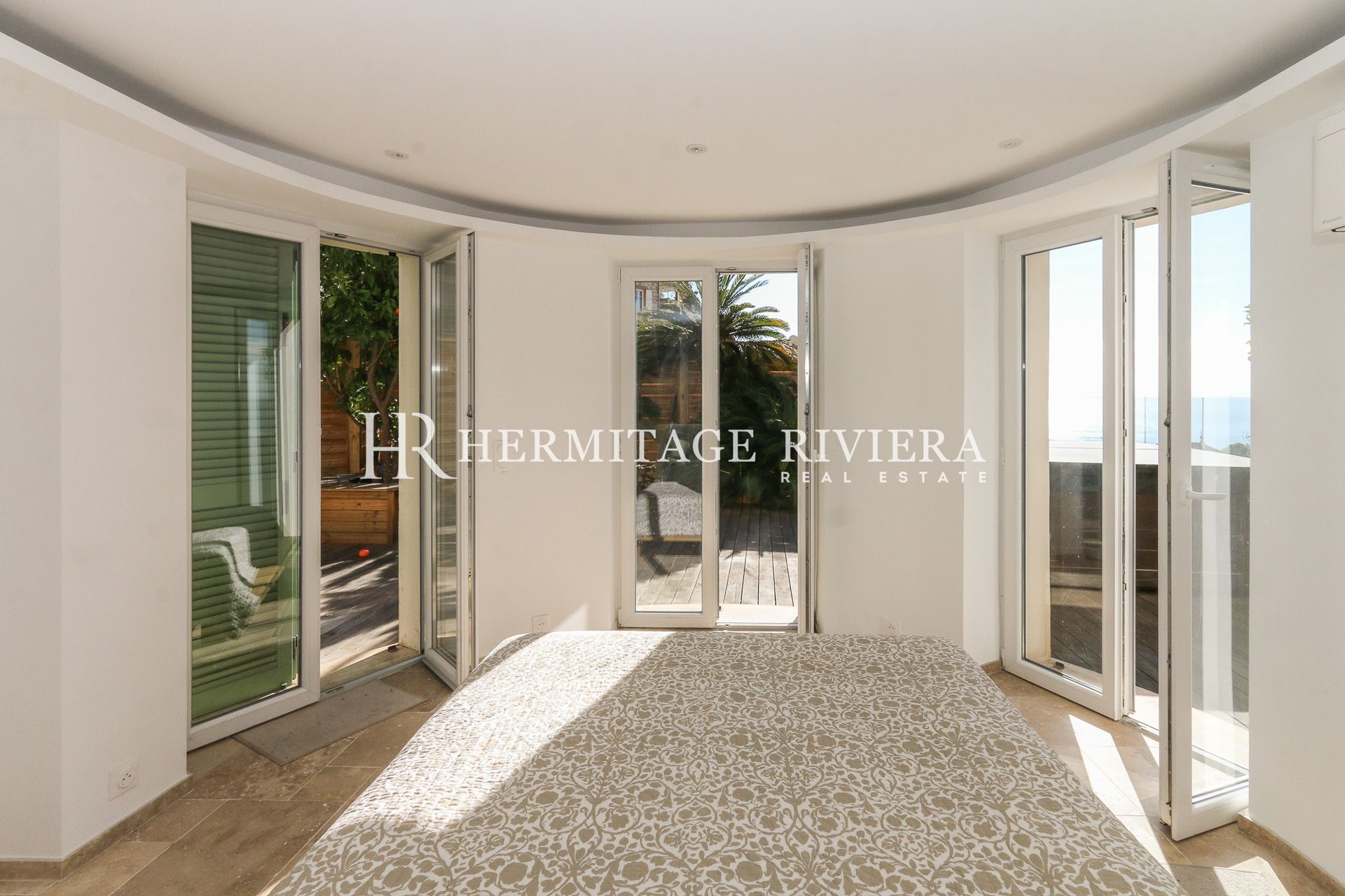 Villa reformada - Vista al mar - Cerca de playas (imagen 13)