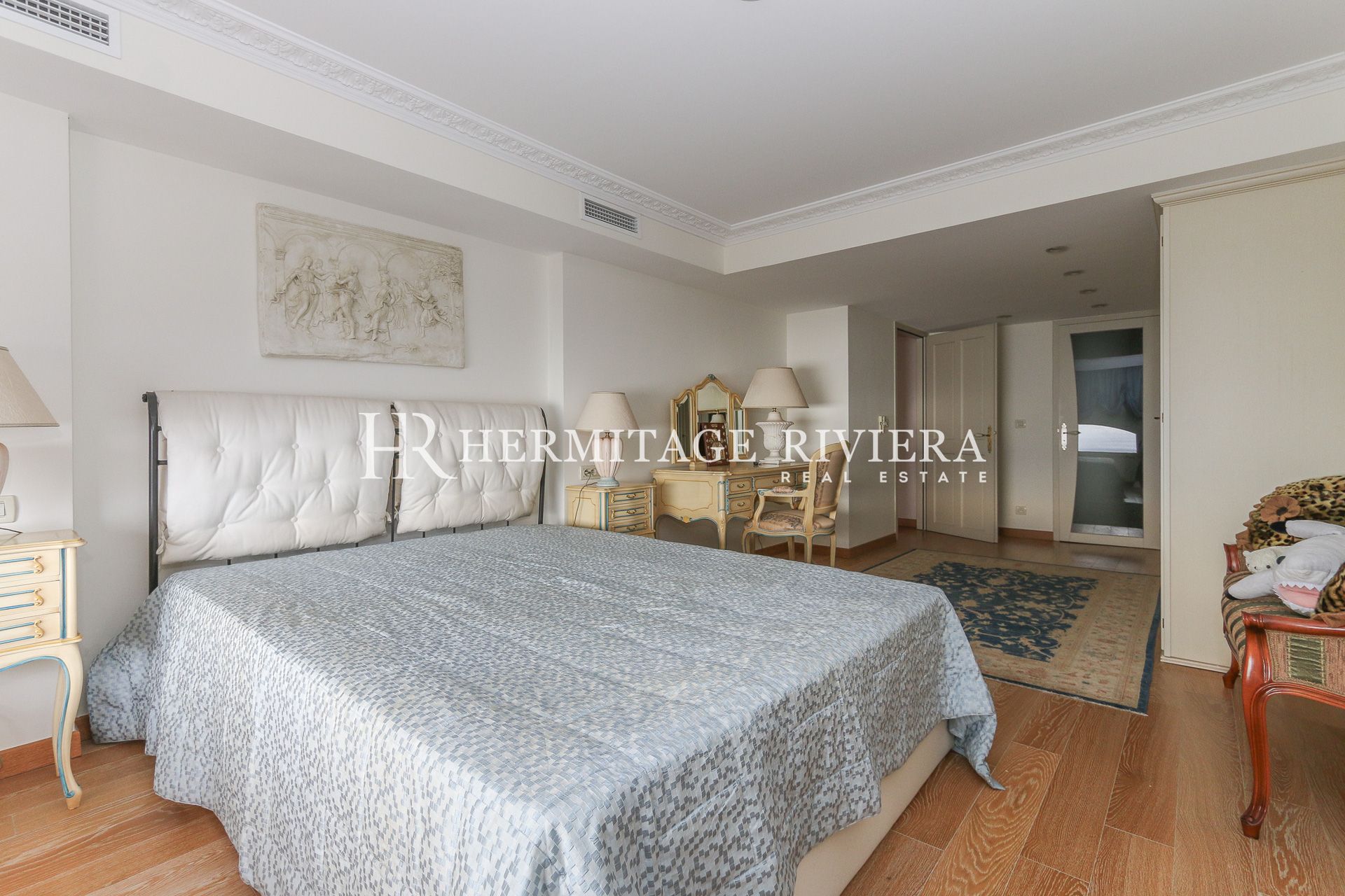 2 bedroom apartment - Duplex - View Monaco - Pool (image 16)