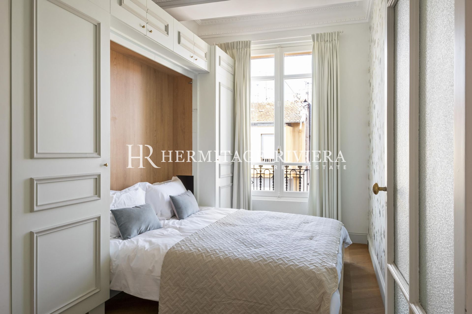 4 bedroom apartment - Waterfront - Renovated - Sea views  (image 22)
