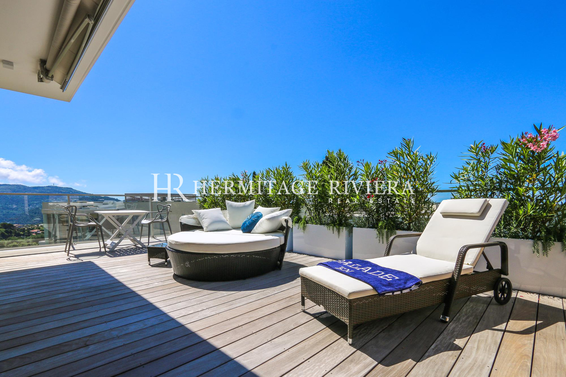 Penthouse in luxury condominium on the hills of Nice (image 8)