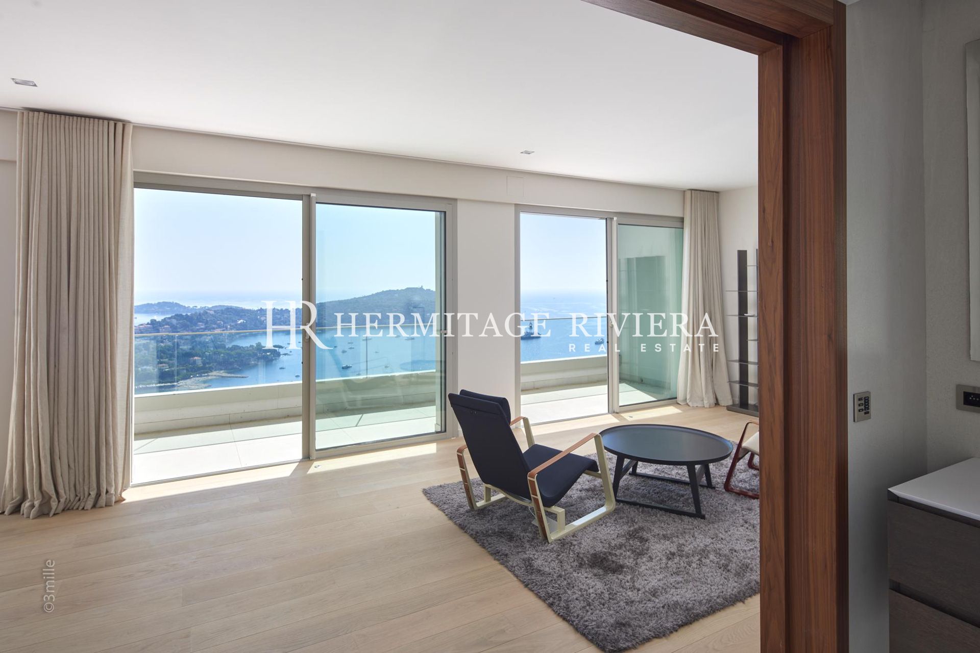 Modern property - Overlooking the Bay of Villefranche - Pool  (image 17)