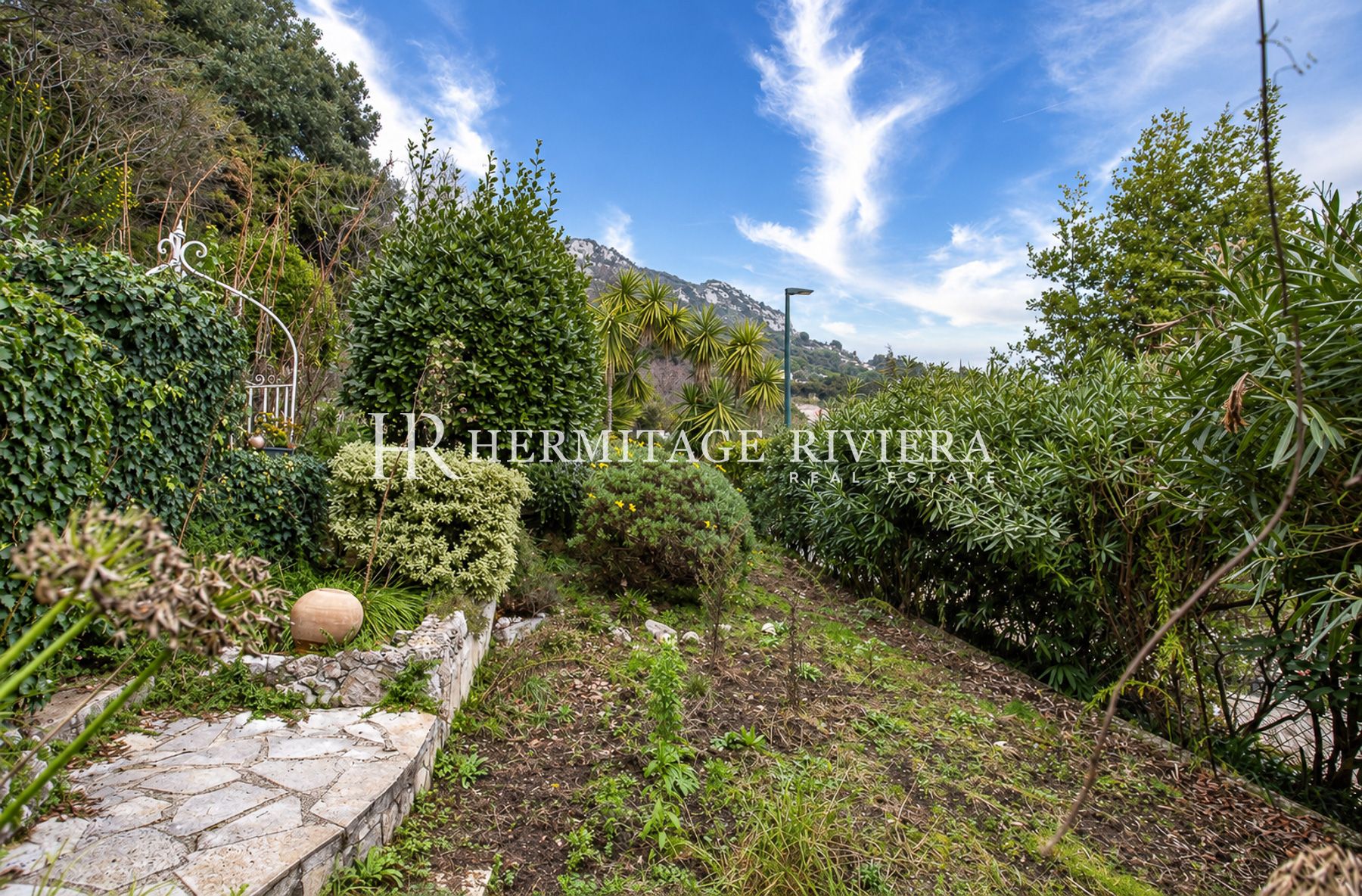 Villa à La Turbie  Villa néo-provençale - Vue mer - Près de Village La Turbie (image 5)