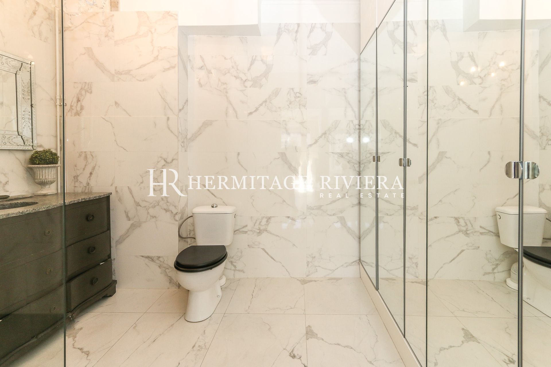 令人惊艳的翻新公寓,坐拥海景 (图片 21)