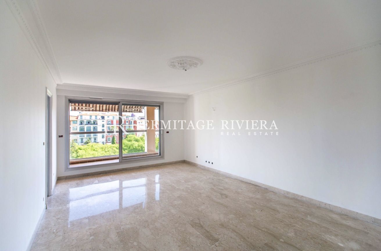 1 bedroom - Renovated - Terrace - City center (image 3)