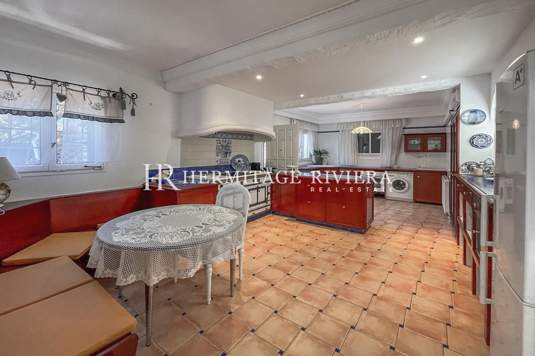 Property with views Monaco in sought after location (image 11)