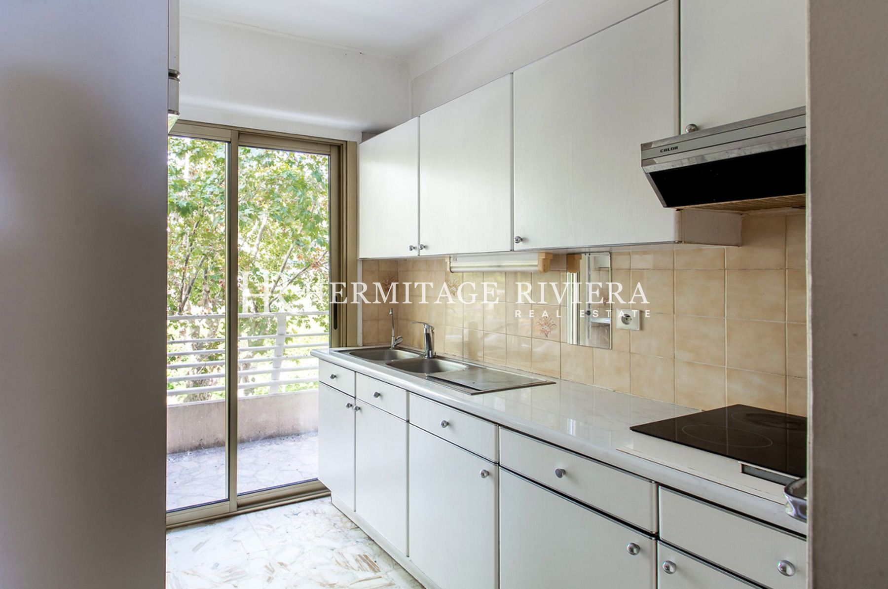 Apartment in Menton 3-bedroom apartment - Sea front - Terrasse - Sea view (image 5)