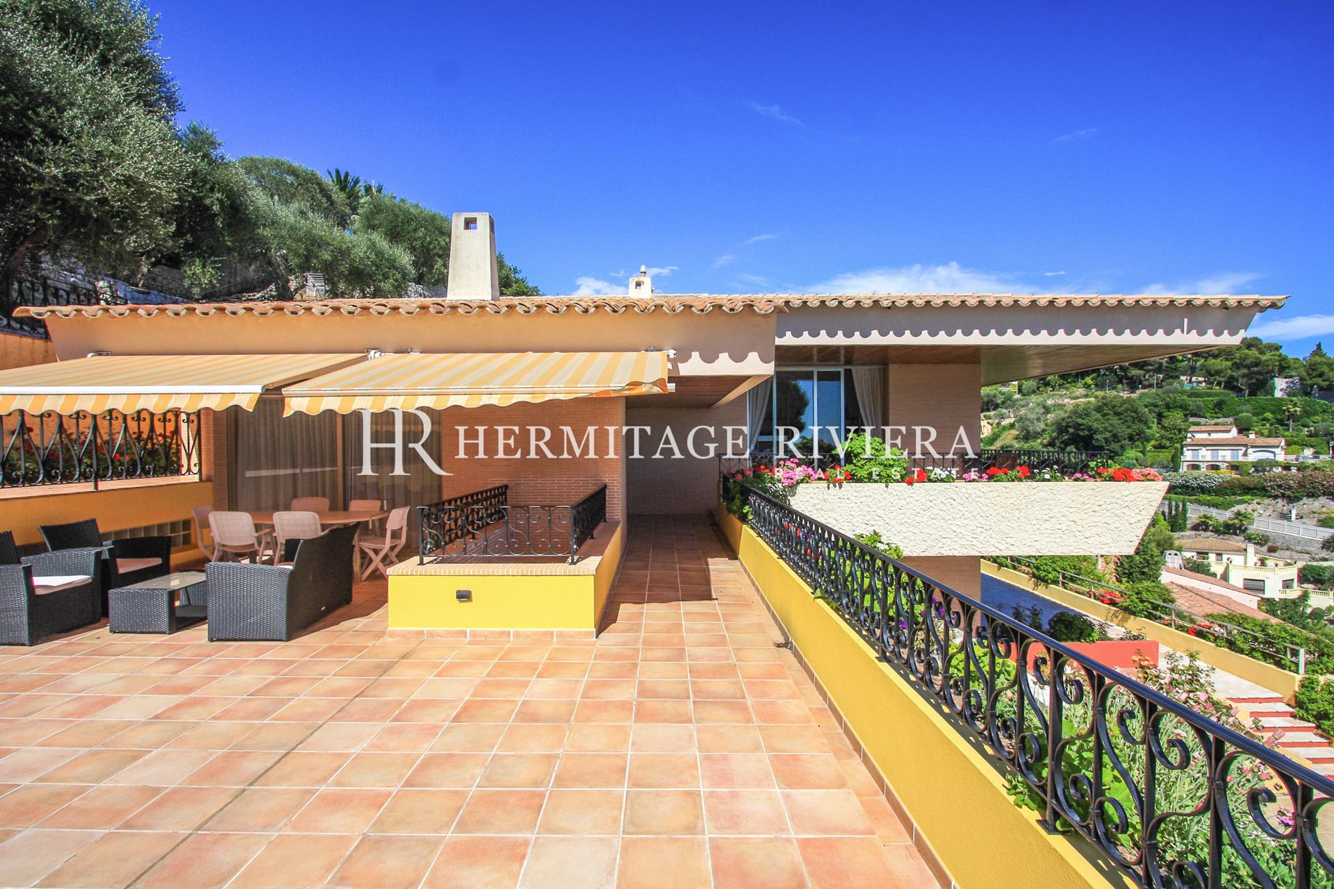 坐拥全景的非凡别墅 (图片 6)