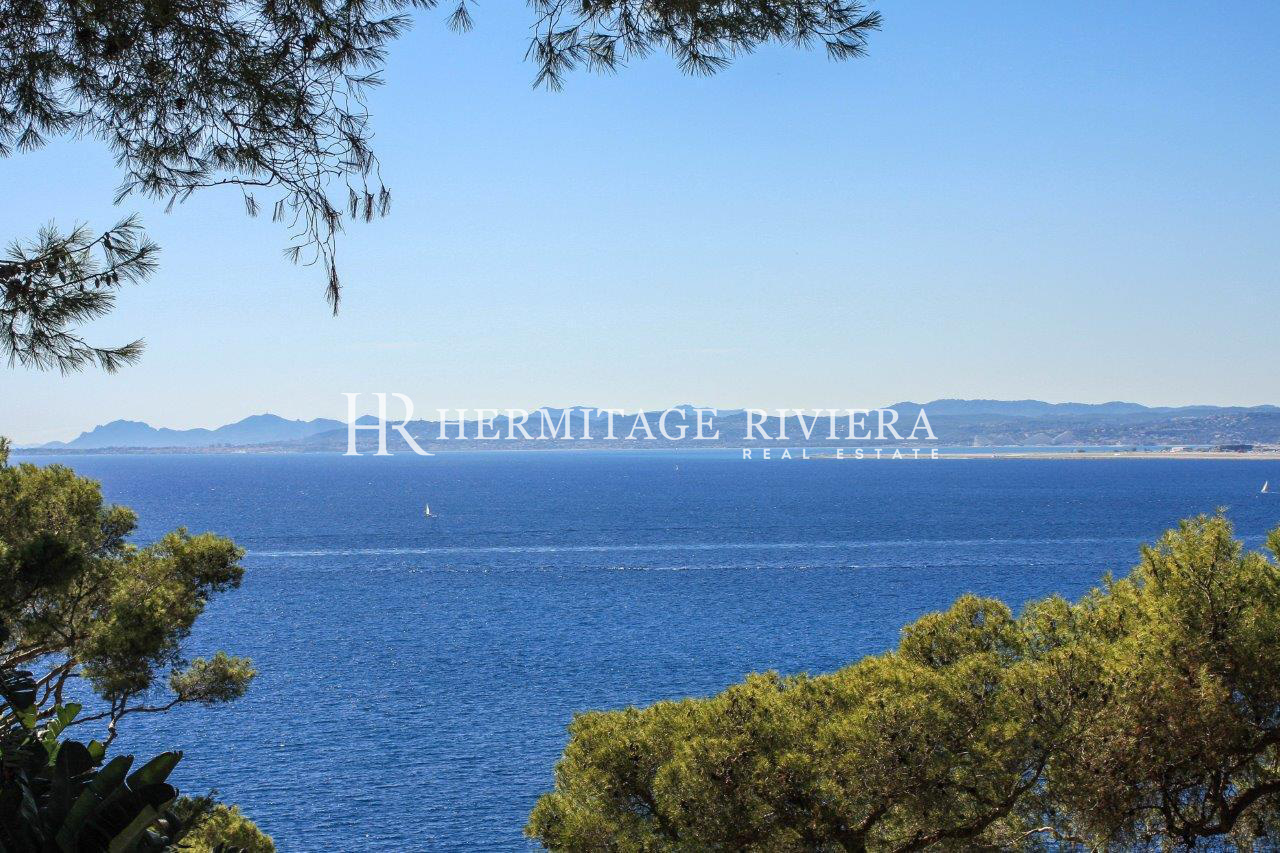 Contemporary villa enjoying a panoramic sea view (image 3)