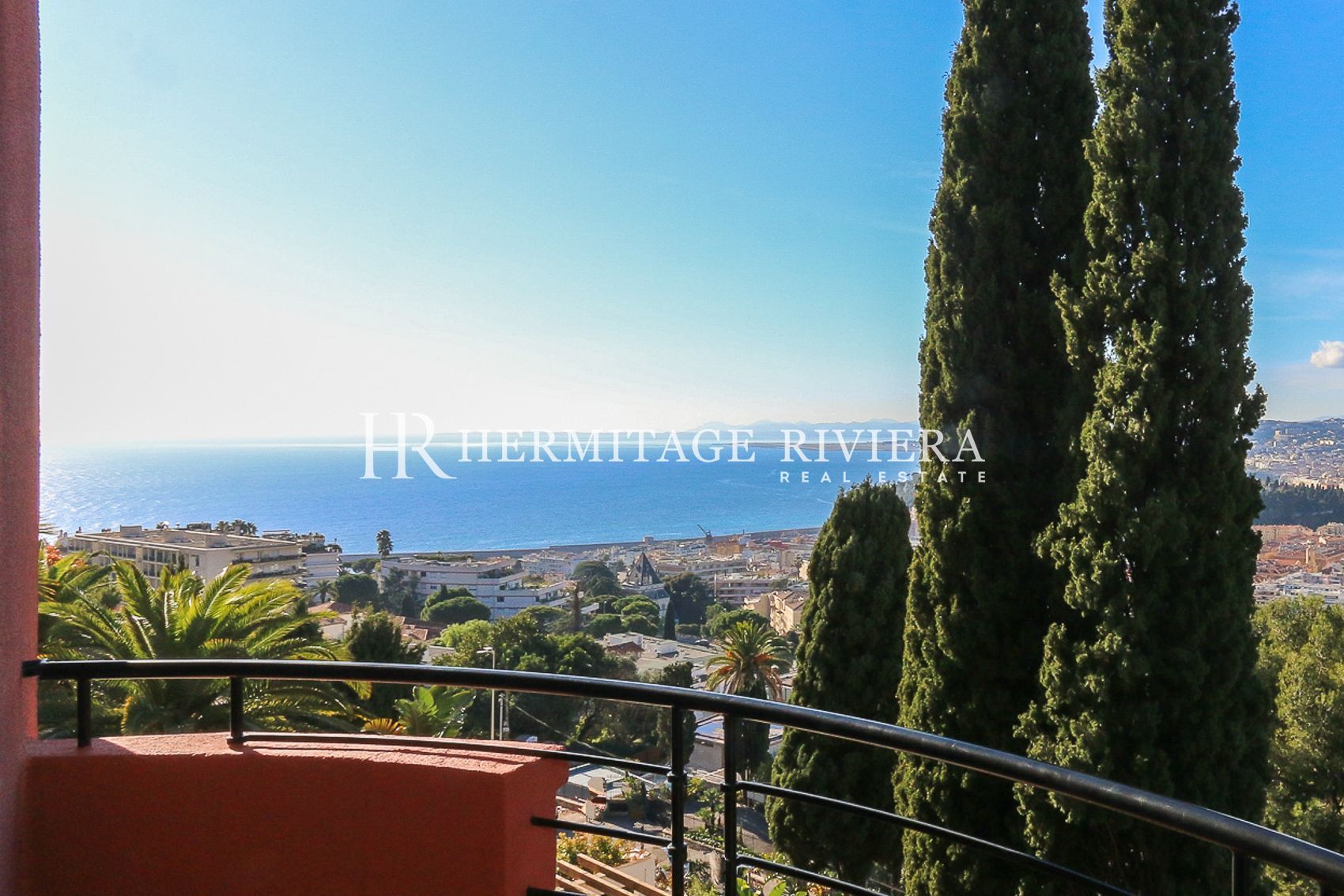Appartamento con due camere da letto - Terrazza panoramica - Vista mare e porto (immagine 1)