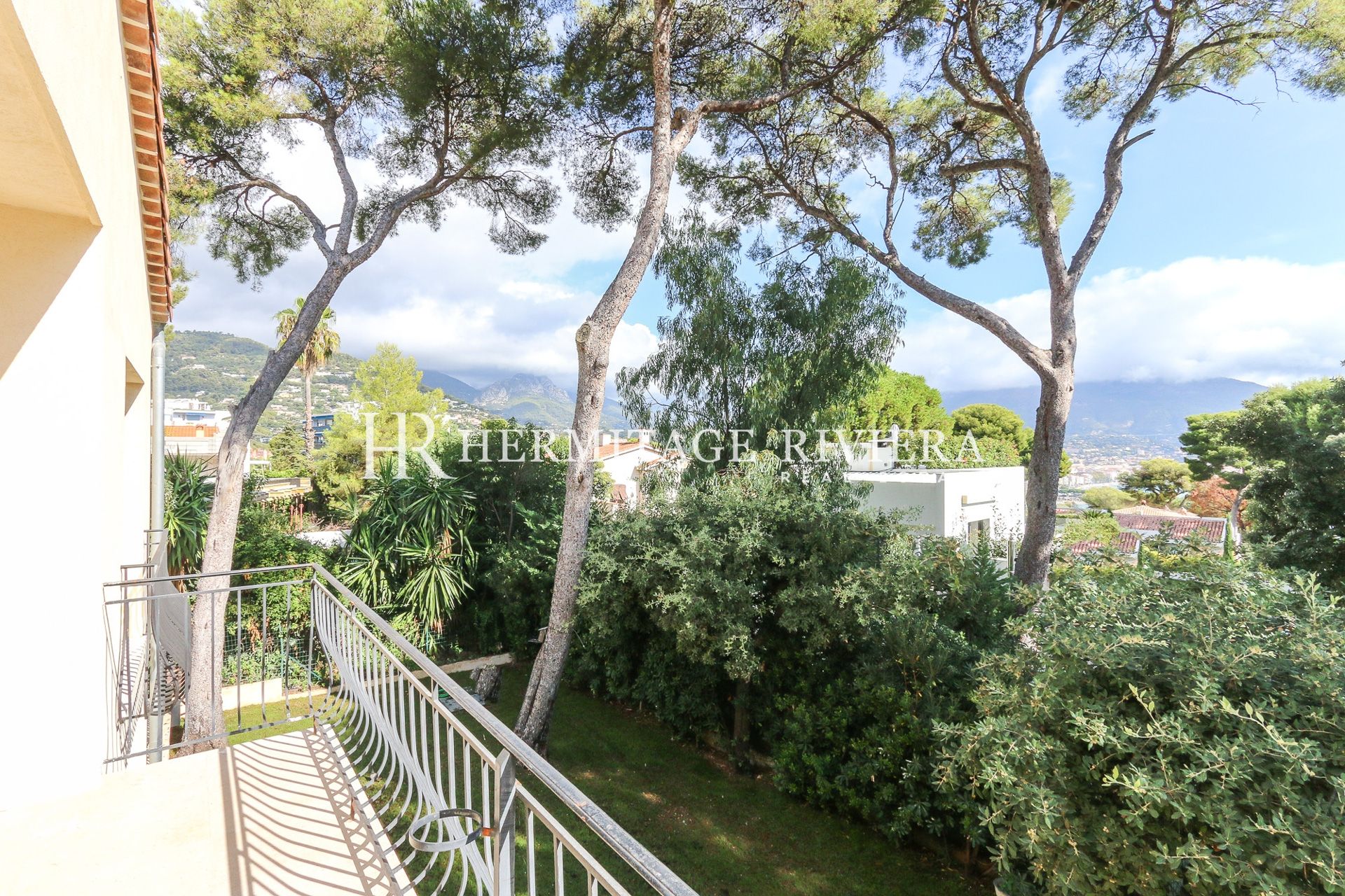 Villa rénovée - Piscine - Jardin - Vue mer (image 6)