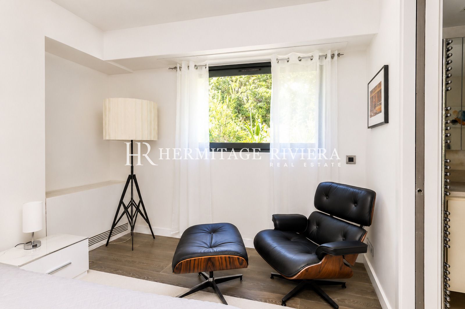 4 bedroom of modern property for rental Cap-Ferrat, close to Passable beach and sea view