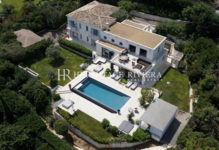 Elegant villa overlooking the charming St-Tropez (image 1)