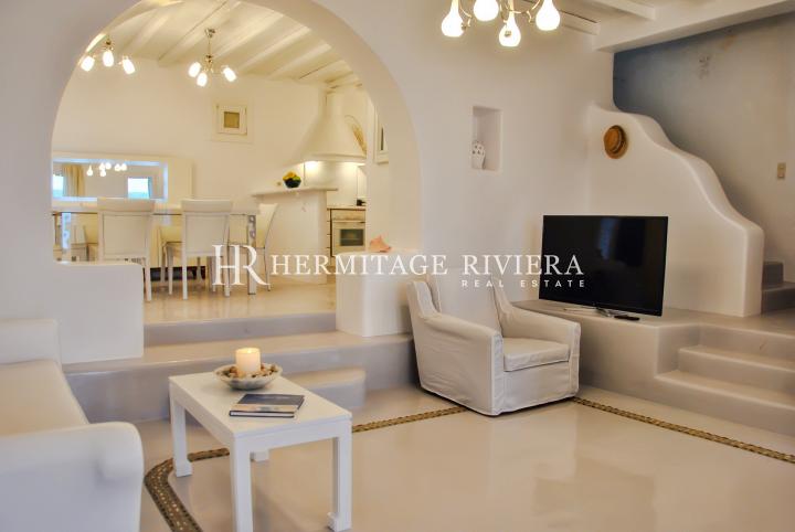 Traditional and elegant close to the protected natural beaches  (image 10)
