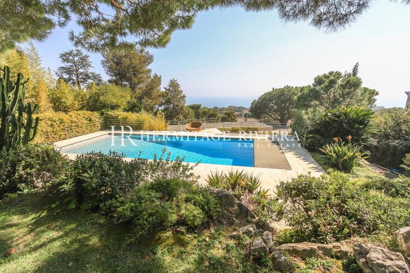 Modern villa, calm with splendid sea views