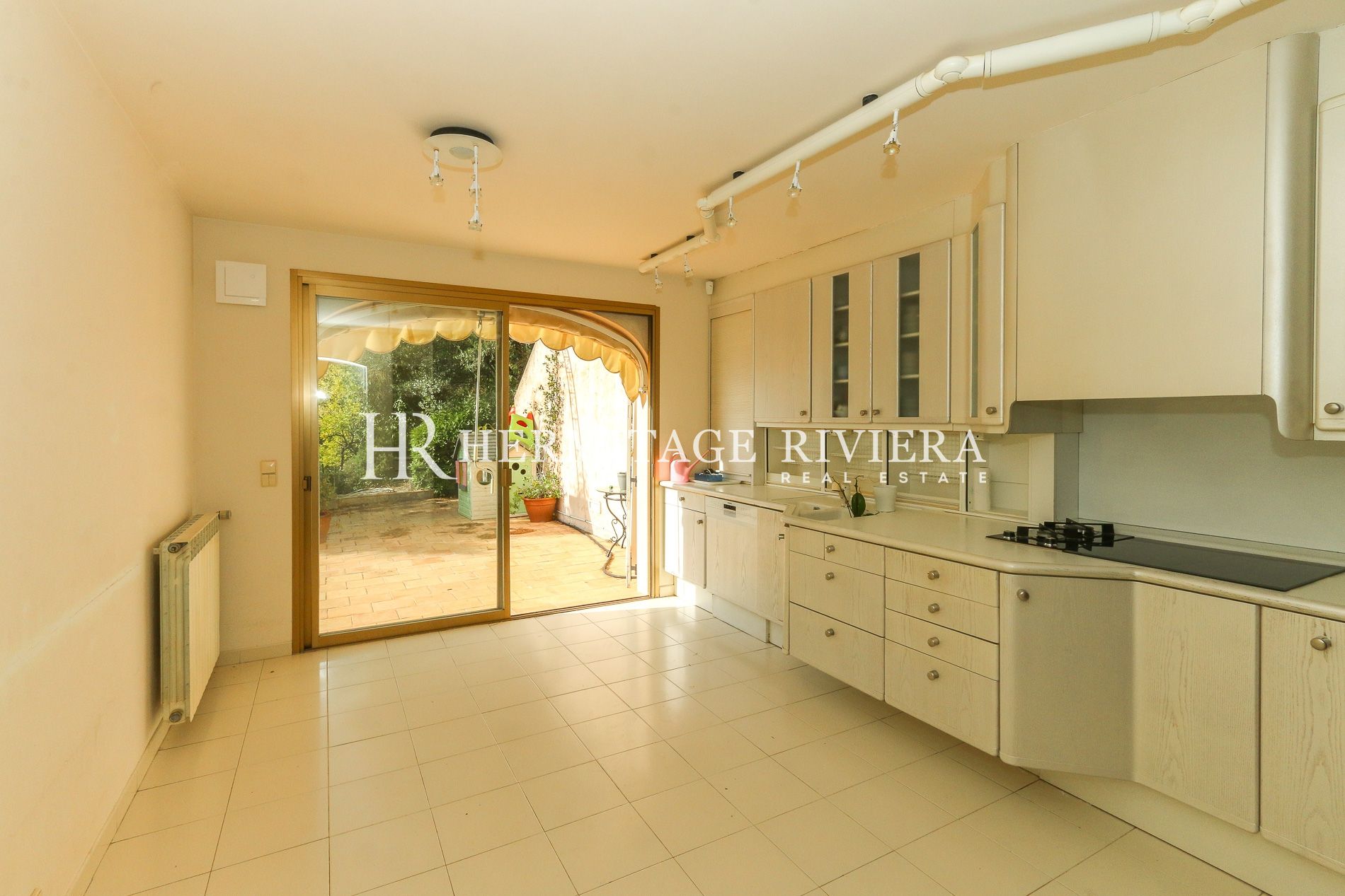 Villa provenzal con vistas panorámicas al mar, cerca de Mónaco (imagen 14)