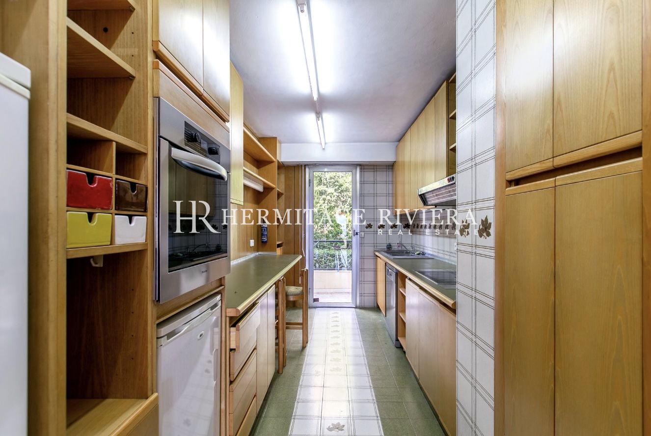 4-Room Apartment – Boulevard Napoleon III – Pool – Tennis Court (image 5)
