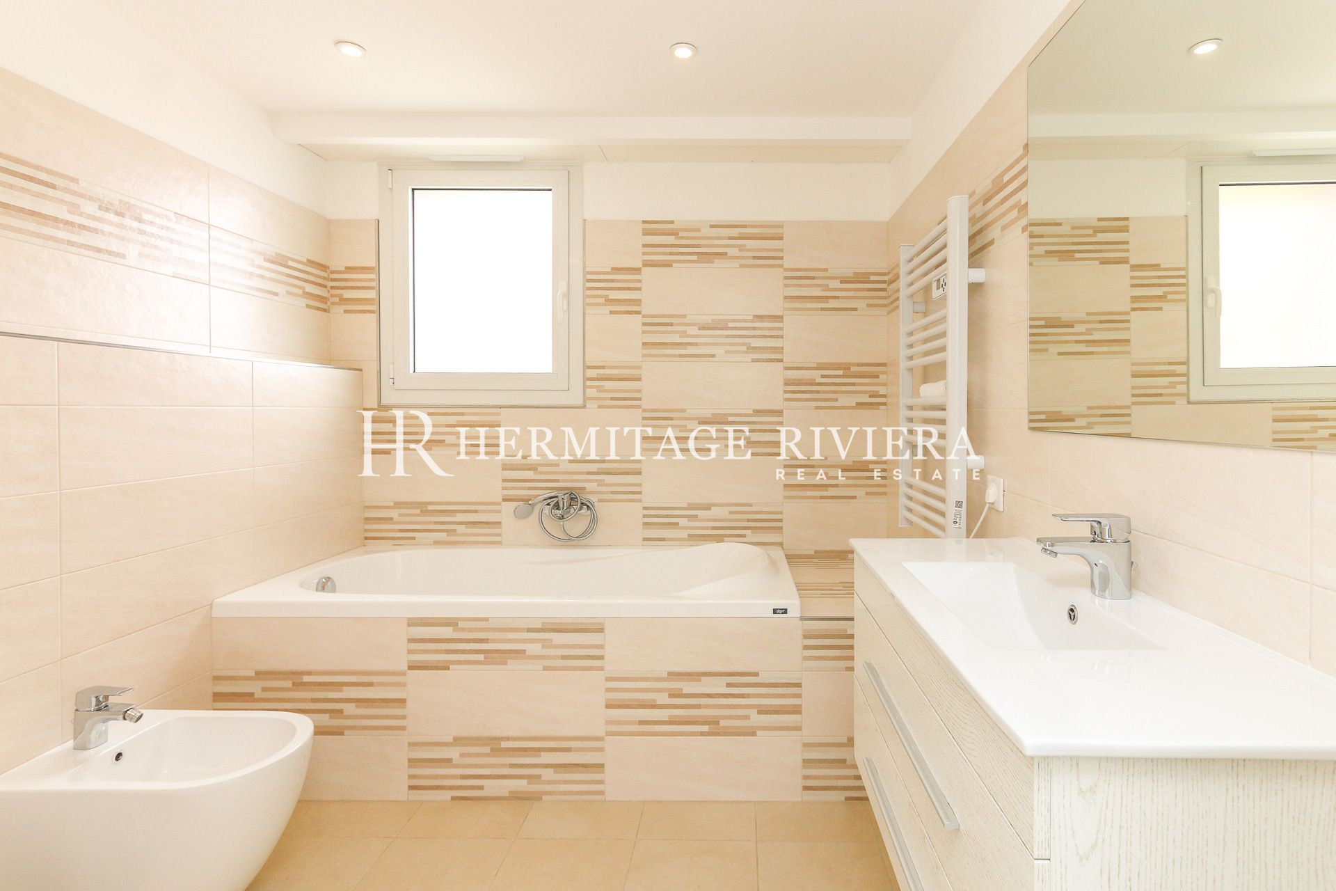 Penthouse i Menton Garavan Penthouse i nyere bolig - Tæt på strandpromenaden - Havudsigt (billede 19)