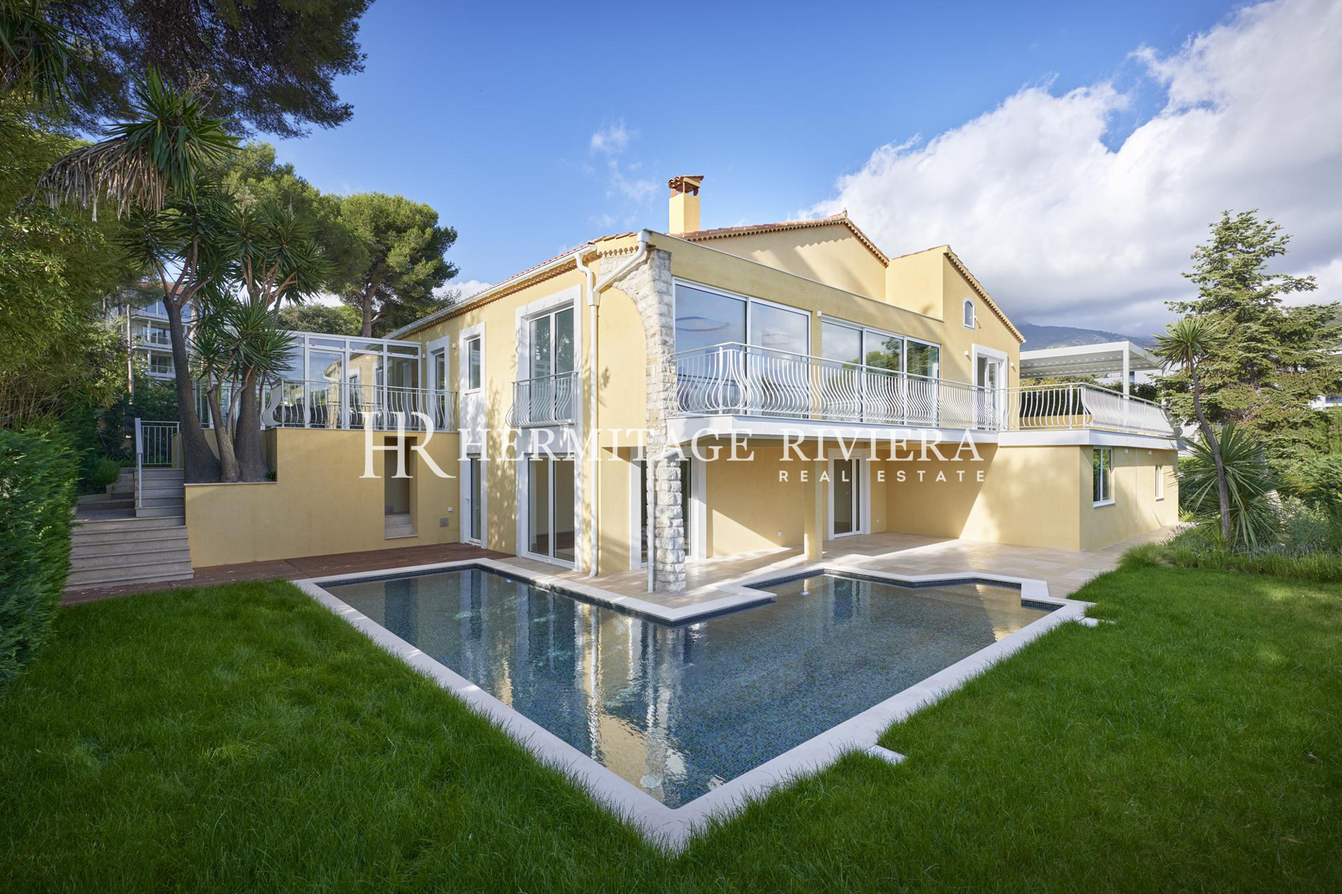 Beautifully appointed villa offering views of the sea and Italian coast (image 1)