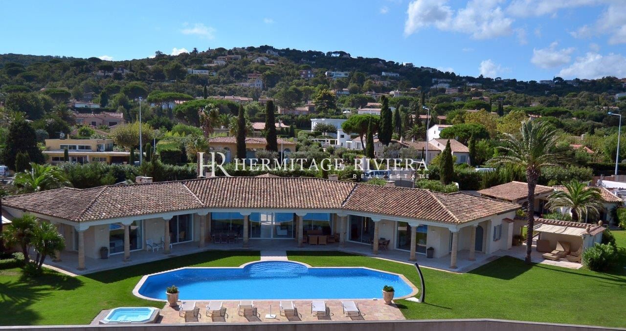 Amazing waterfront property - Pool - Helipad (image 3)